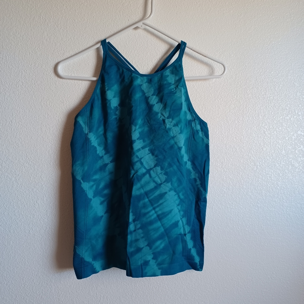 All in motion active top